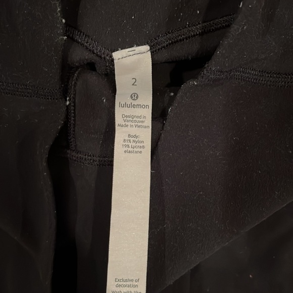 Lululemon align joggers. Size 2 - Picture 4 of 5
